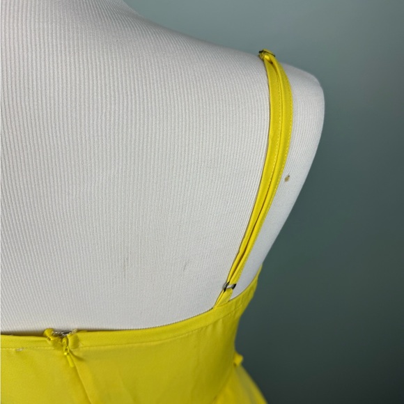 Flattering Yellow Dress - Picture 8 of 8